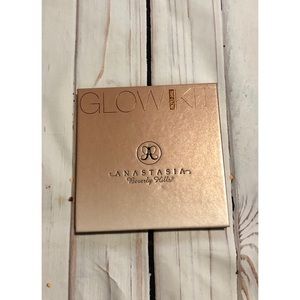 Anastasia Beverly Hills That Glow Kit